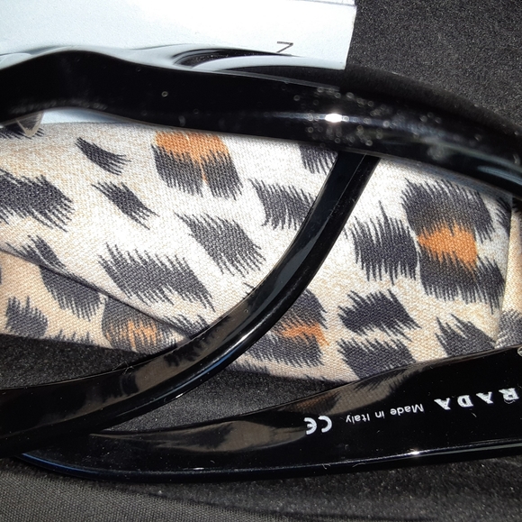 NEW SUNGLASSES BY PRADA - Picture 2 of 4